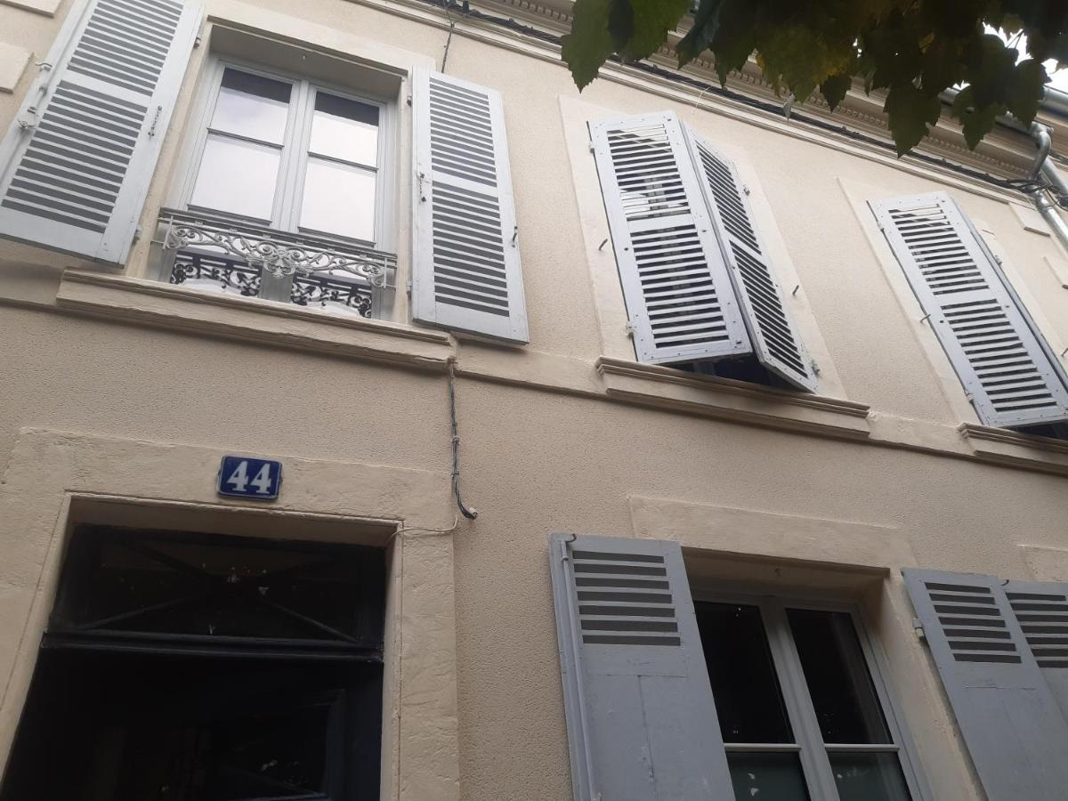 Appartement En Centre Ville نيفي المظهر الخارجي الصورة